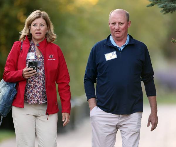 Warren Buffett's Successor Releases First Berkshire Shareholder Letter