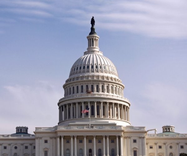 House Advances Bill to End Shutdown