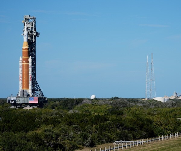 NASA Rolls SLS to Pad for Artemis II Moon Mission