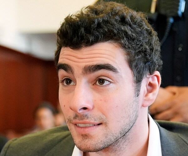 Judge Orders Hearing on Backpack Search in Mangione Case