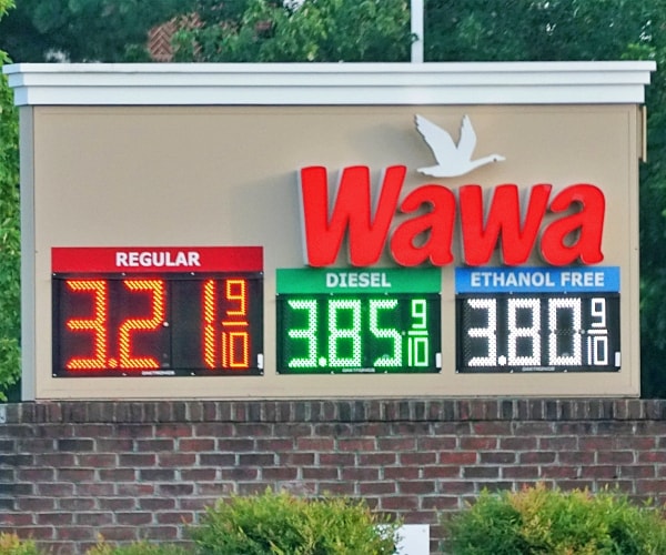 WH Mulling Ideas to Lower Gas Prices Amid Iran Conflict