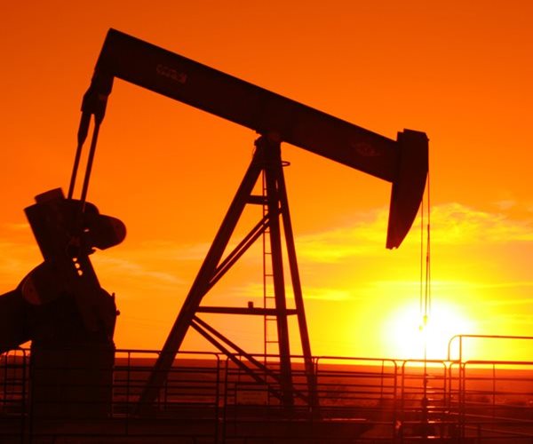 Brent Crude Tops $98 on US-Iran Ceasefire Doubts