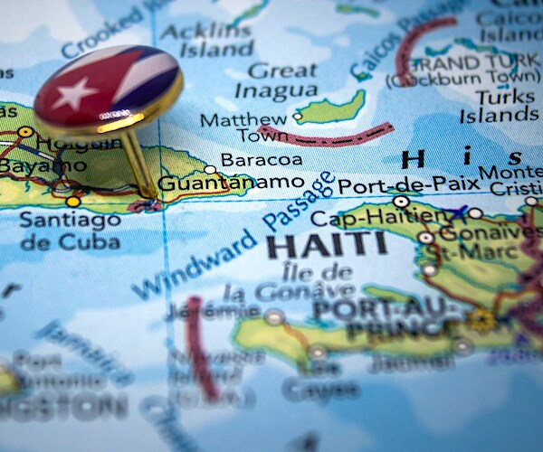 US Repatriates 2 Guantanamo Bay Detainees to Malaysia
