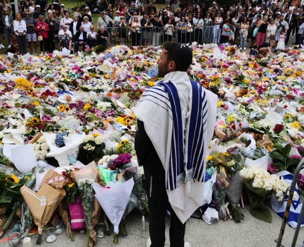 Man, Couple Who Died Trying to Stop Bondi Beach Attackers Praised for Heroism