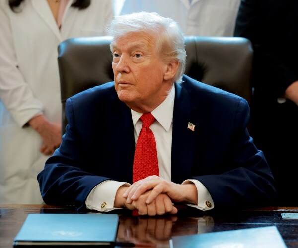 Trump Says 'I Love AI' as Boom Bets Fuel Bubble Fears