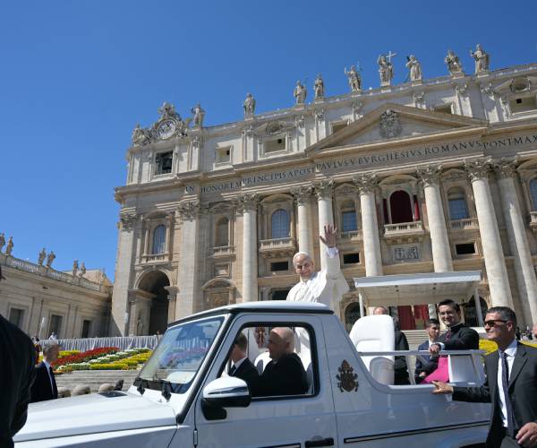 Bishop Strickland Raises Concerns Over US View of Papacy