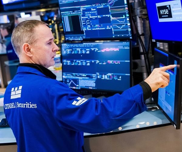 S&P 500 Closes at Record High as Earnings Roll In
