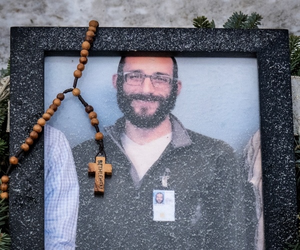 Pretti Broke Rib in Feds Run-In 1 Week Before Death