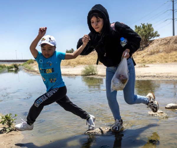 Border Agents Told to Deport Asylum Seekers