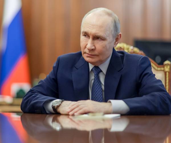 Grassley: Easing Russian Oil Sanctions Would Fuel Putin's War