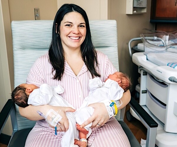 Woman With Double Uterus Gives Birth to Twins