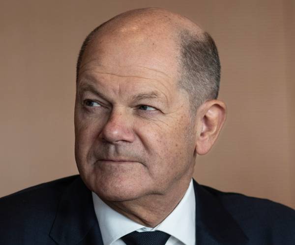 Germany's Scholz Warns Against Greenland Takeover