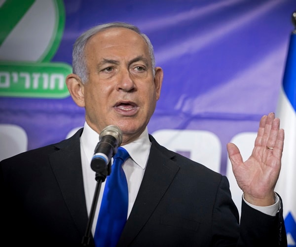 Netanyahu Posts Video in Response to Iran Rumors That he Is Dead 