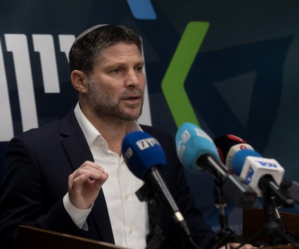 Israeli Minister Calls to Dismantle Palestinian Authority