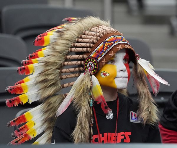 Chiefs Fan Suing Deadspin‚ Attends Super Bowl