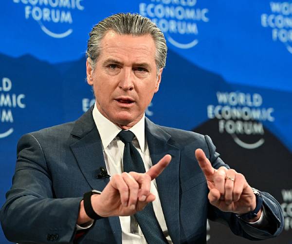 Gov. Newsom Blasts Trump on Fire Rebuild Order, Urges Aid Release