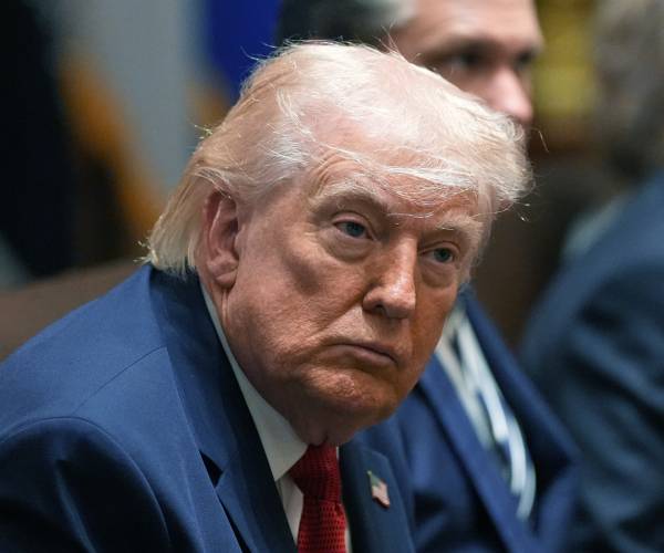 Trump Presses Congress to Reopen DHS