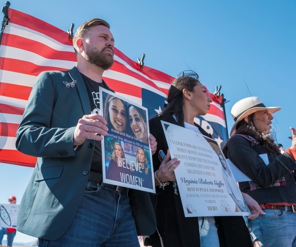 Brothers of Epstein Accuser Virginia Giuffre Visit New Mexico Ranch, Demand Unredacted Files 