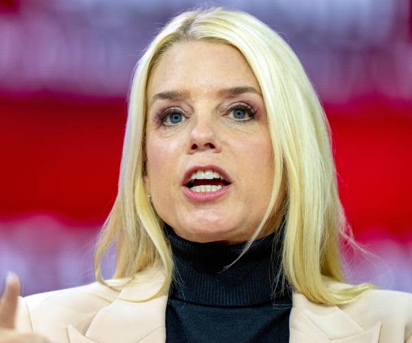 AG Bondi: Sued N.Y. Officials Over Immigration Enforcement