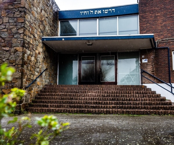 Police Probe Fire Attack on Rotterdam Synagogue