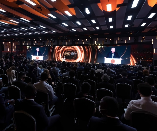 Source: Turkey, Pakistan, Egypt, Saudi Hold Iran Talks