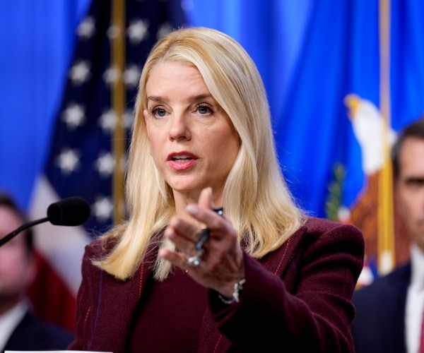 Bondi: DOJ Sending Prosecutors to Minnesota