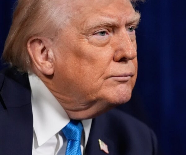 Trump Halts Venezuela Strikes After Prisoner Releases