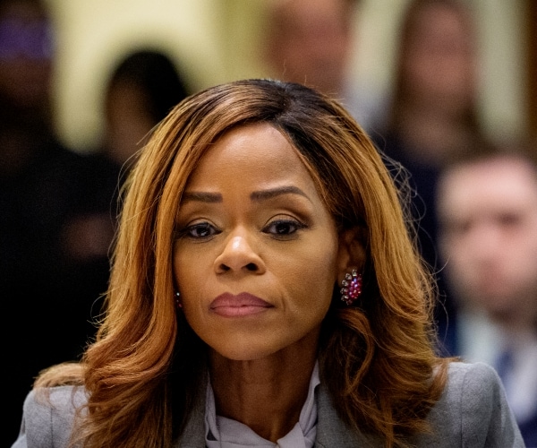 House Panel Finds 25 Violations by Congresswoman