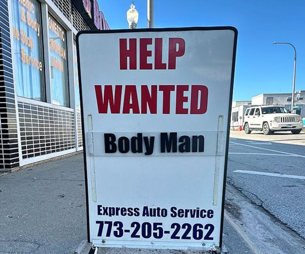 Jobless Claims Fall as Labor Market Holds Steady