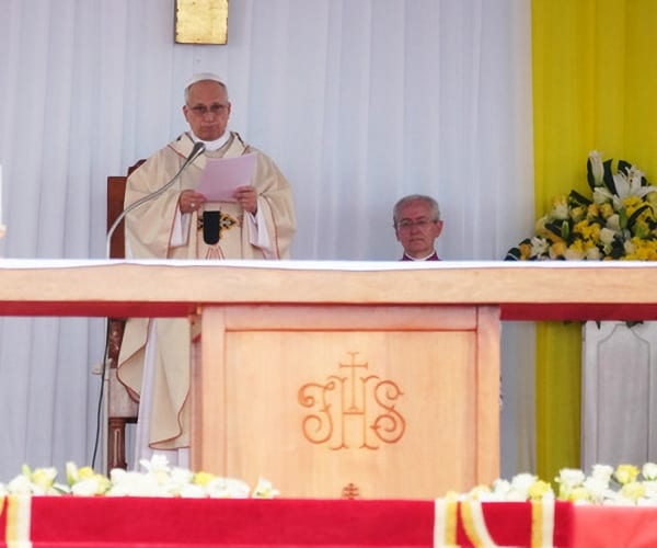 Pope Urges Young People to Resist Temptation of Corruption in Big Mass in Cameroon