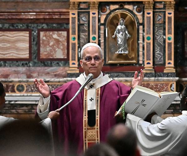 Pope Leo Says AI Cannot Share Faith in the Pulpit