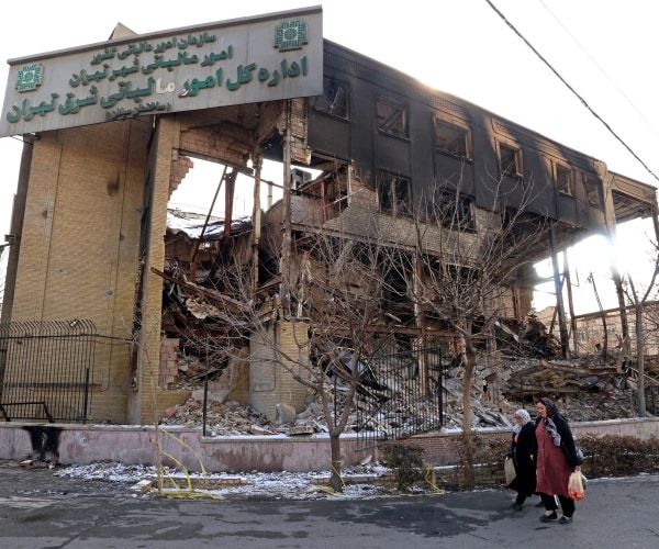 Report Puts Iran Protest Deaths at 30,000 in 2 Days