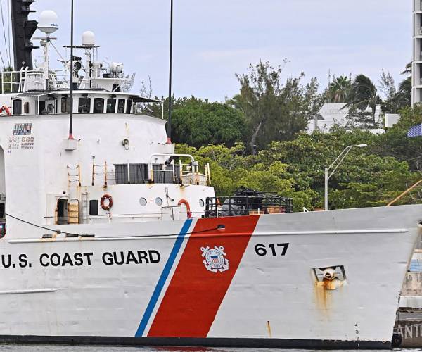 5 Rescued After Boats Capsize Off Puerto Rico