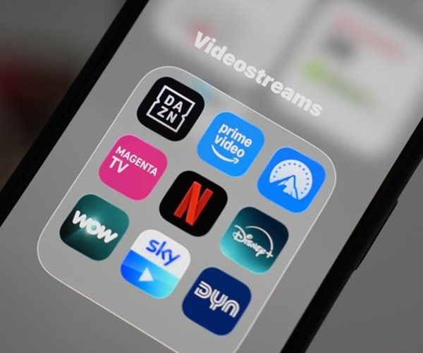 Amazon Eyes Smartphone Comeback After Fire Phone Flop