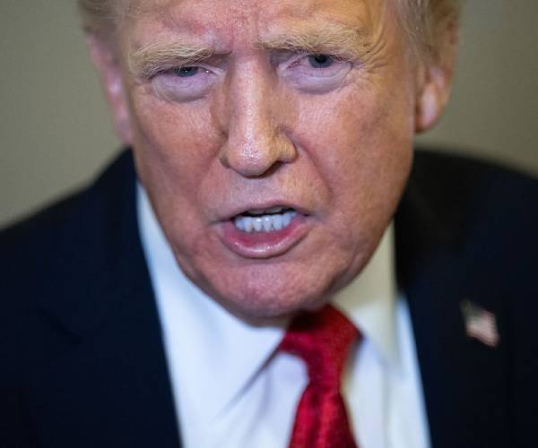 Trump Rips Democrats as 'Cheaters and Thieves'