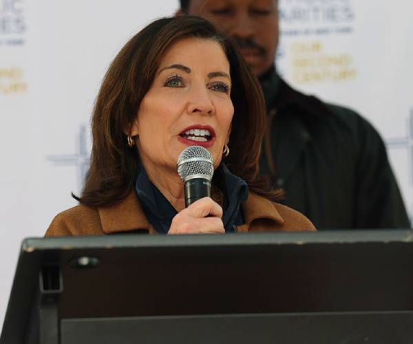 N.Y. Gov. Hochul Says She Lectured Trump on Venezuela
