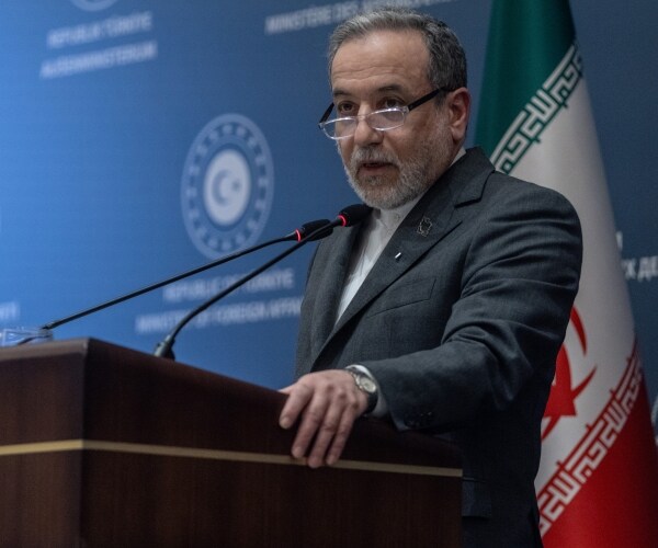 Iran FM Heads to Pakistan for US Ceasefire Talks