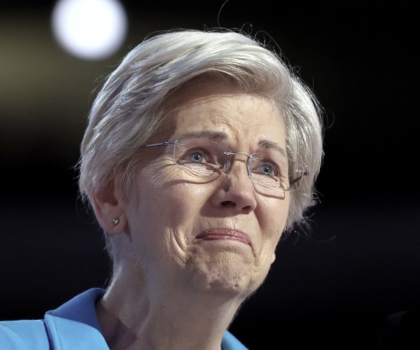 Sen. Warren: Trump US Expansion Talks a Distraction