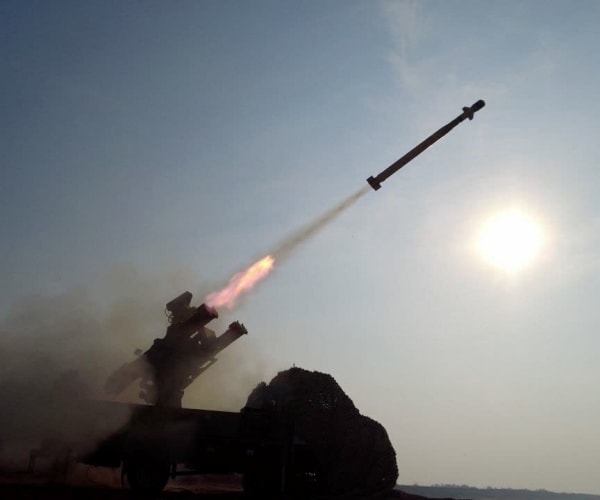 Iran Activates Air Defences as Trump Faces Congressional Deadline