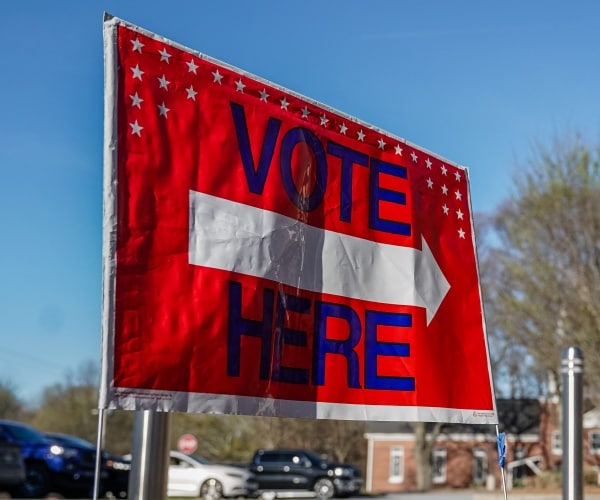 GOP Fears ICE-Linked Candidate Could Cost Ohio Seat