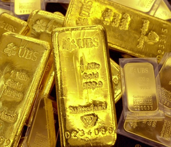Gold Climbs 1.2% as Fed's Powell Hints at Early Rate Cut