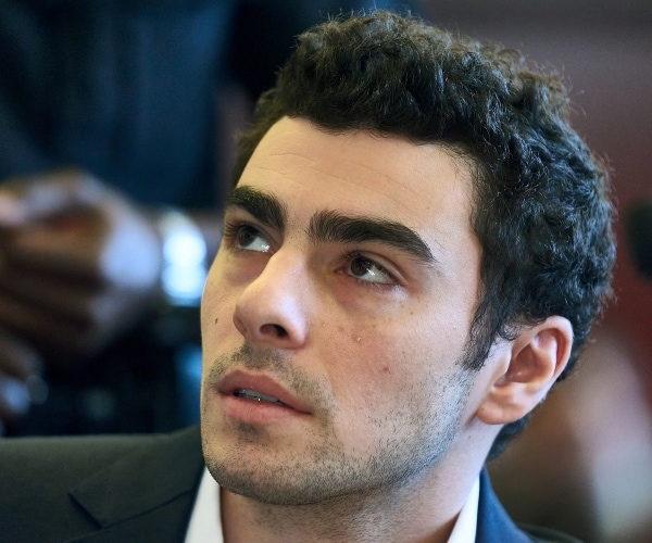 Judge Bars Federal Prosecutors From Seeking Death Penalty Against Luigi Mangione