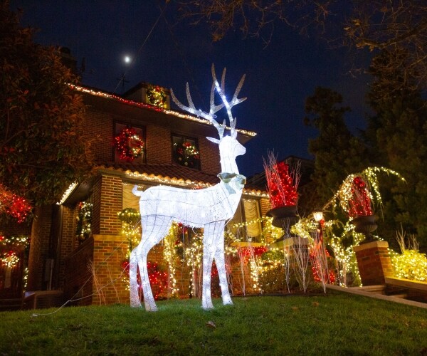 Elaborate Holiday Light Displays Are Making Spirits Bright in a Big Way