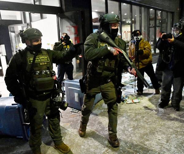 Judge Slams Rise of Immigration Agents in Minnesota