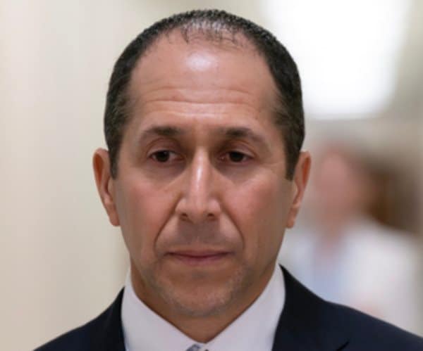 Epstein Accountant Testifies on Finances, Powerful Ties