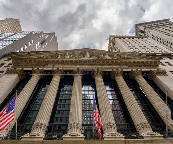 Economists Forecast 50&amp&semi;#37&semi; Recession Odds