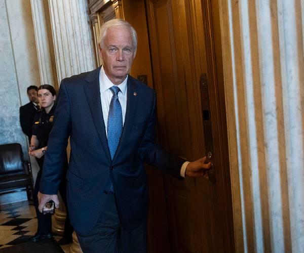 Sen. Johnson: Dems' DHS Warrant Demand Is 'Unworkable'