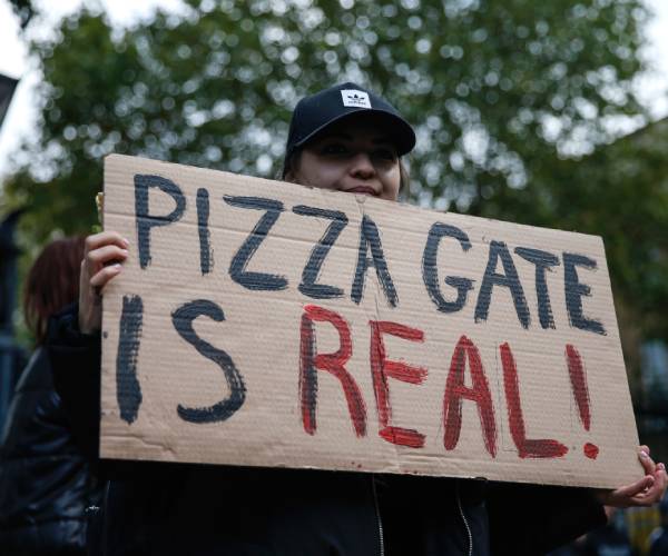 'Pizzagate' Gunman Fatally Shot by Cops in Traffic Stop