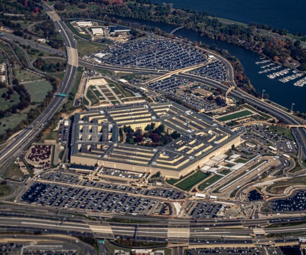 'Doomsday Plane' LAX Landing Sparks Anxiety Online