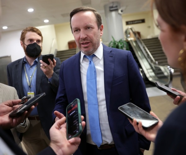 Sen. Murphy Dodges Questions on Schumer's Future as Leader